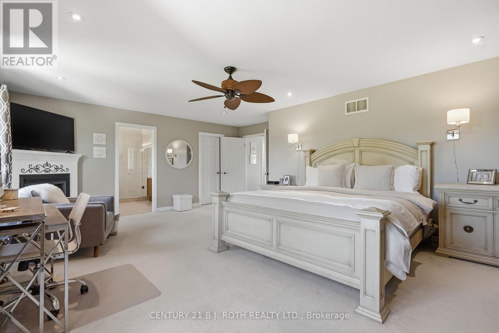 115 SANDRINGHAM DRIVE - 21