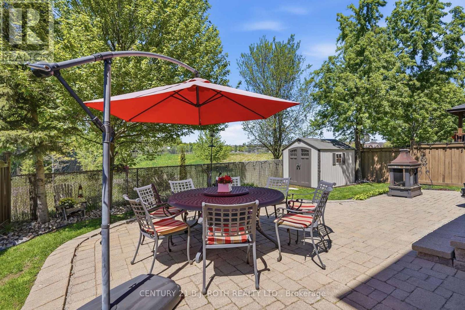 115 SANDRINGHAM DRIVE - 41