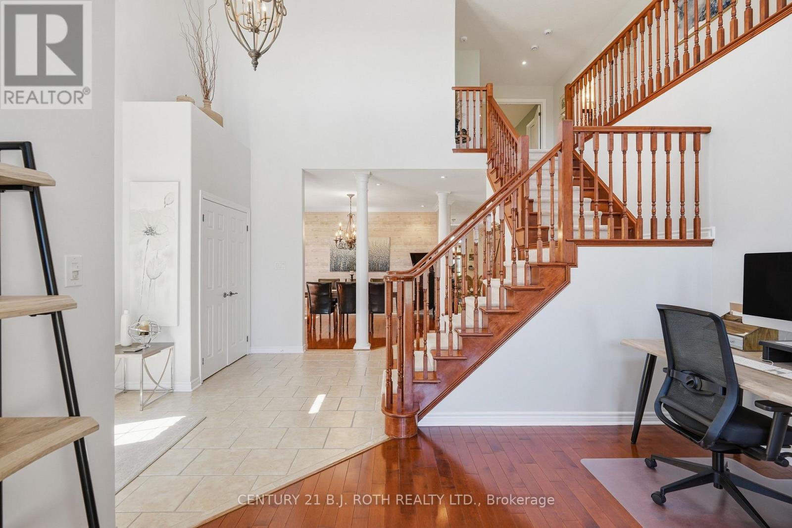 115 SANDRINGHAM DRIVE - 7