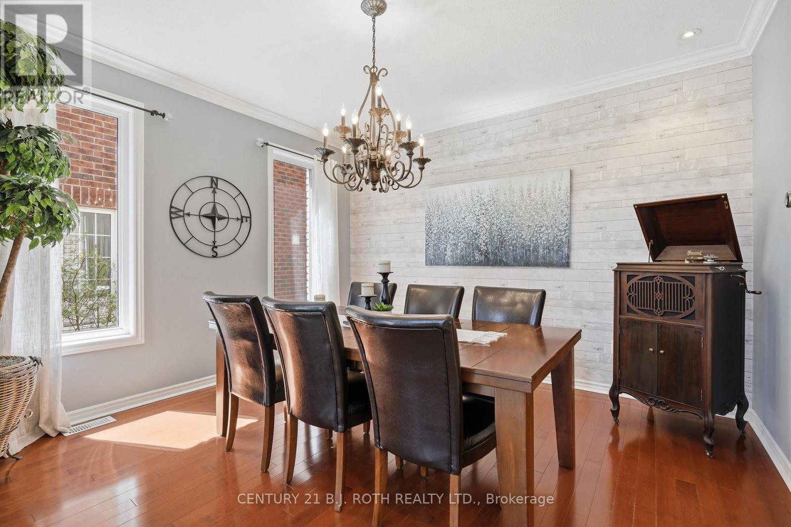 115 SANDRINGHAM DRIVE - 9