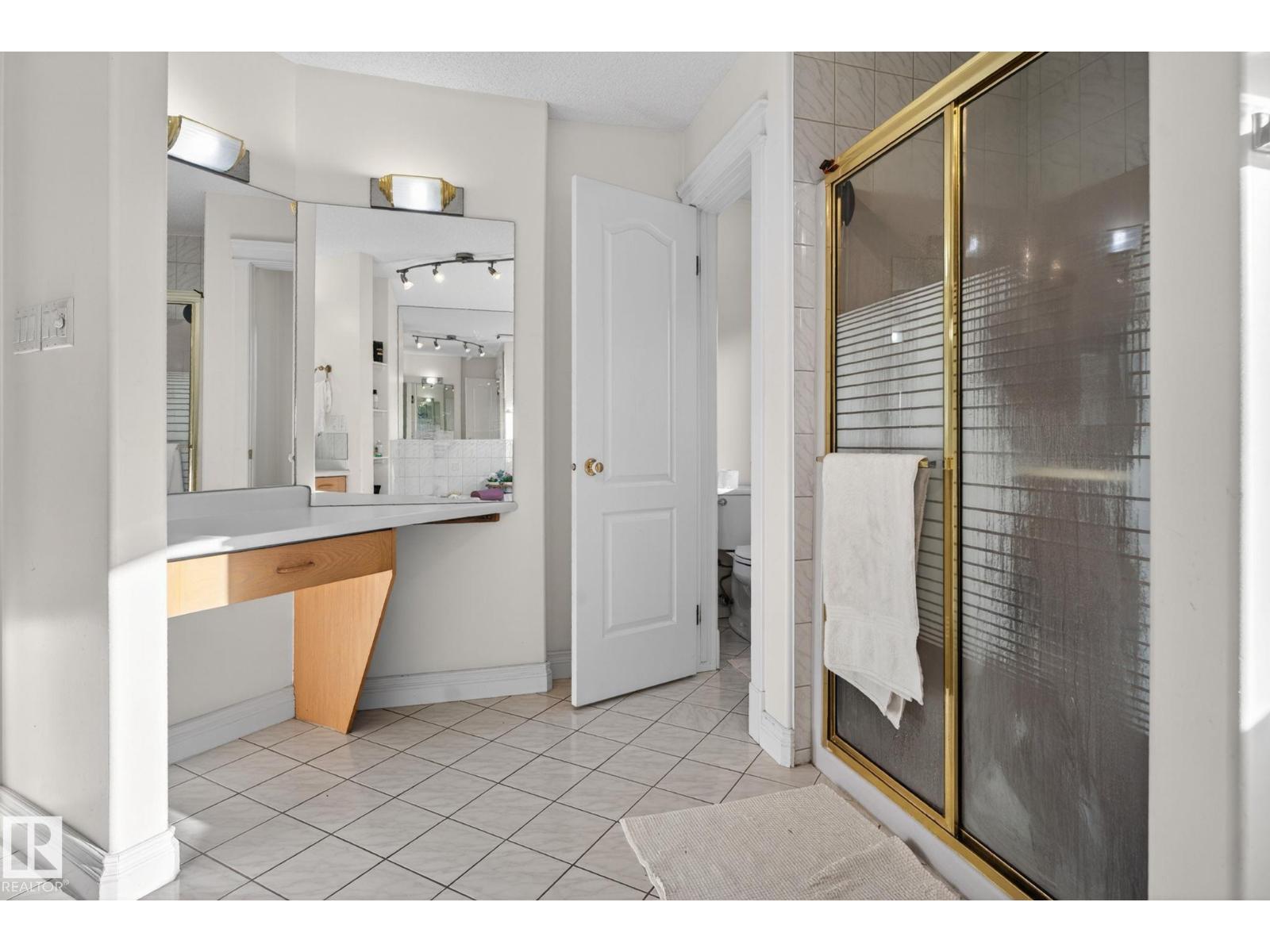 4615 43A AV NW - 44