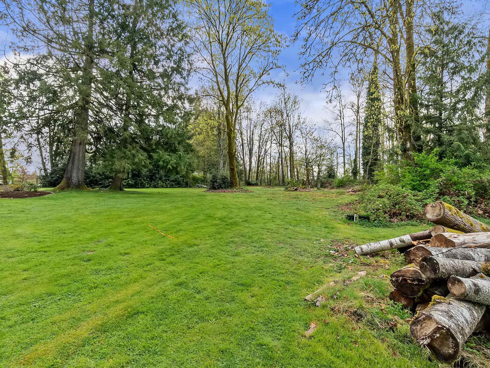 House in Langley - Image 38