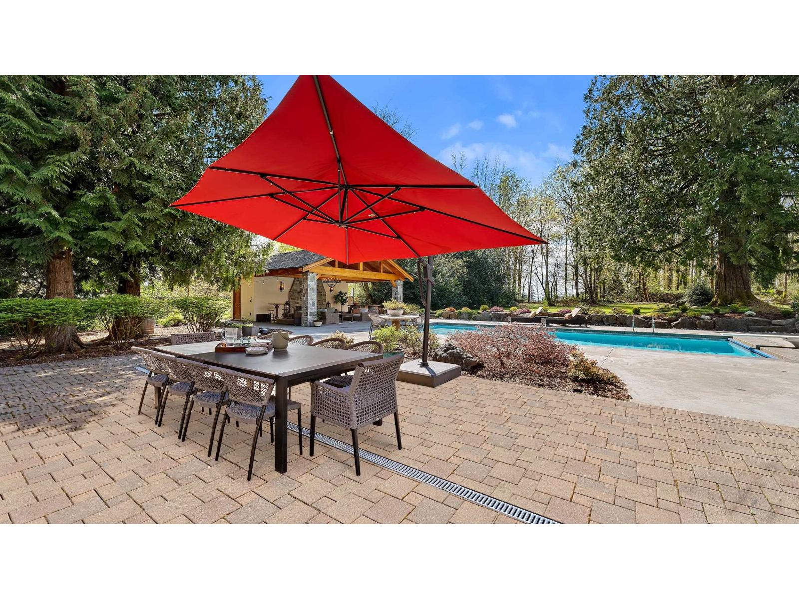 House in Langley - Image 30