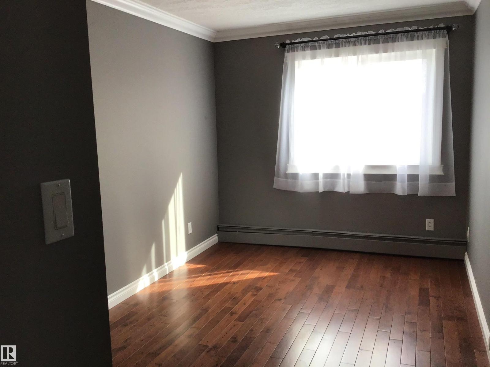 #402 10625 83 AV NW - 7
