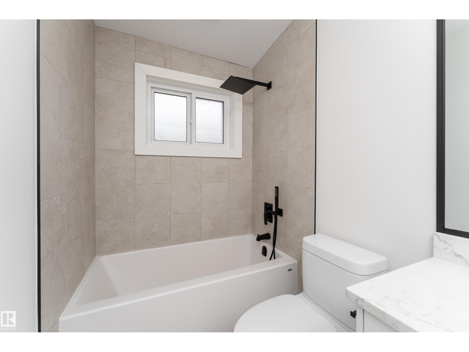 8728 72 ST NW - 27