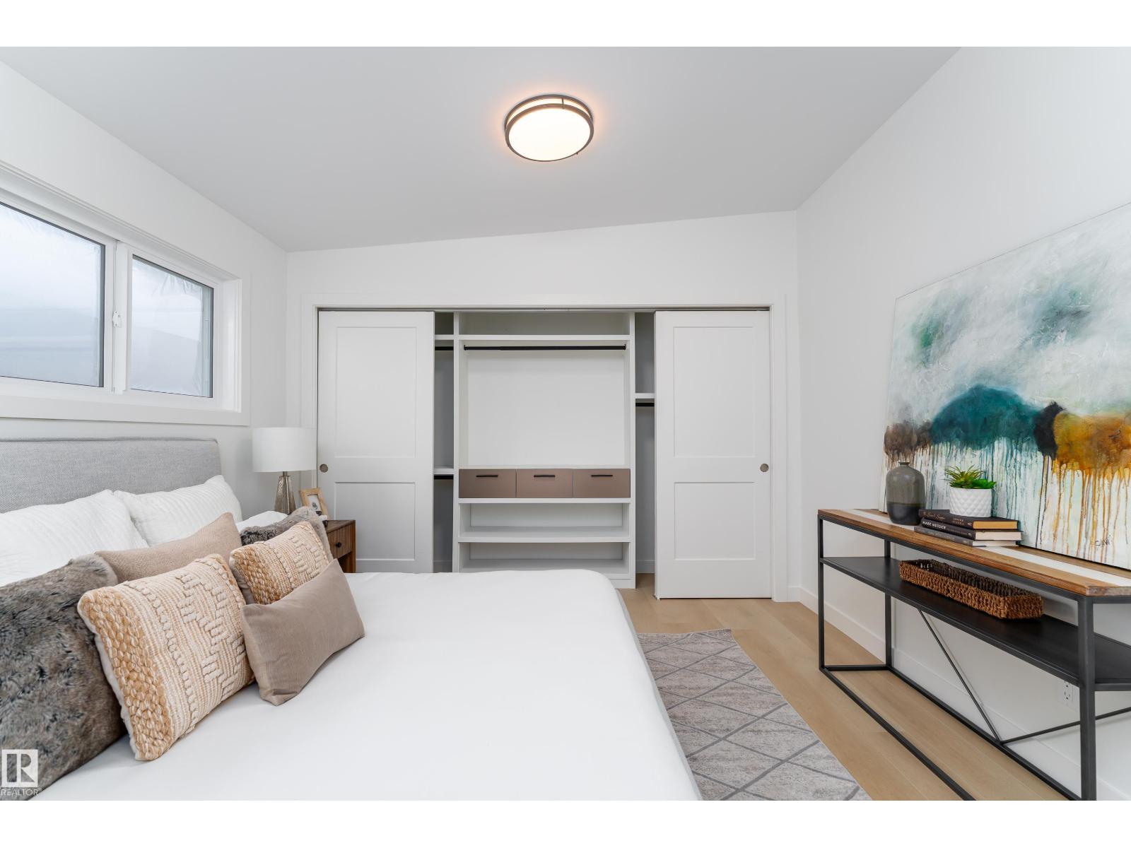 8728 72 ST NW - 17