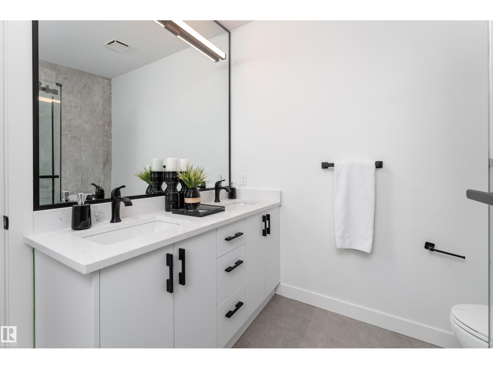 8728 72 ST NW - 21