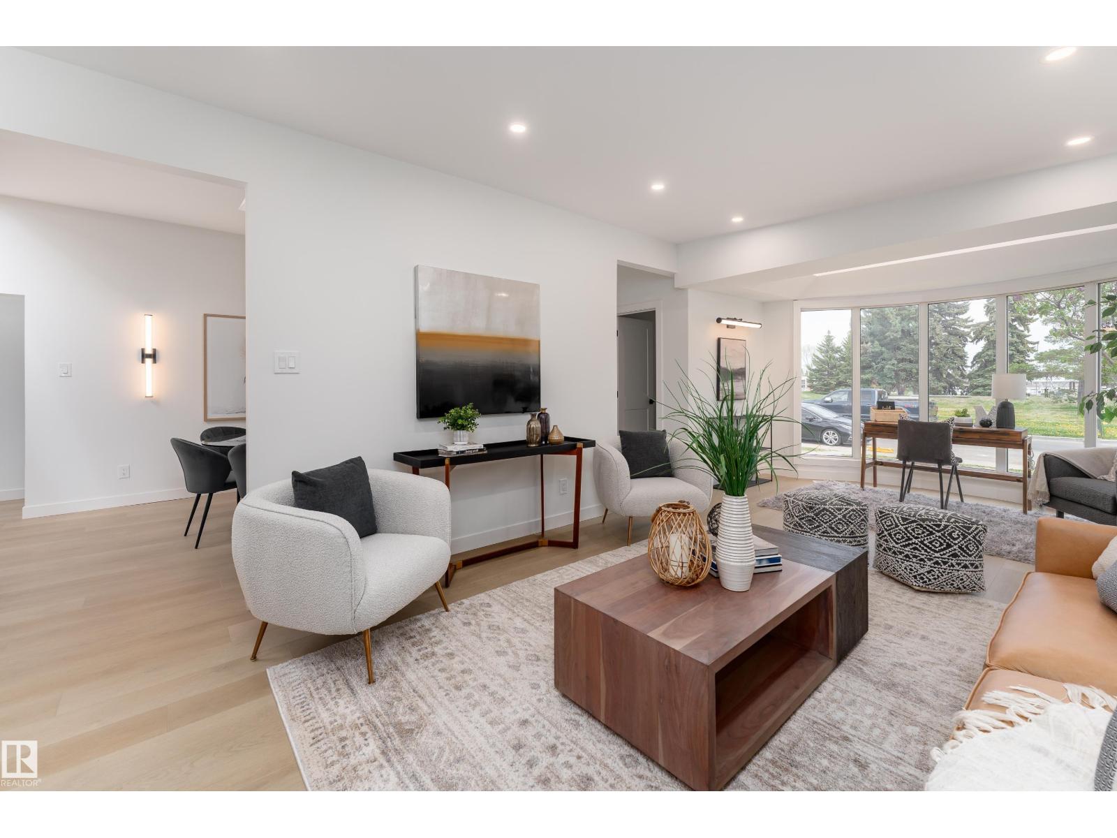 8728 72 ST NW - 6
