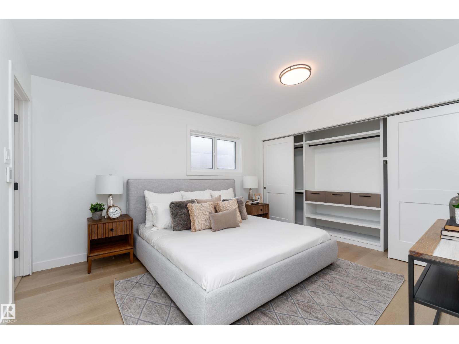8728 72 ST NW - 16