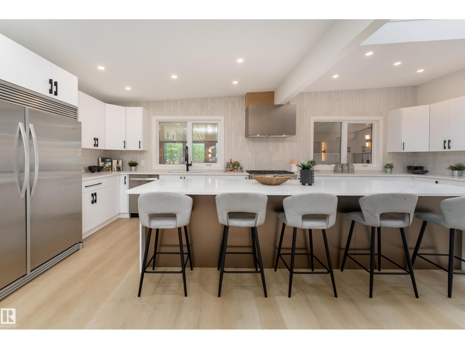 8728 72 ST NW - 13