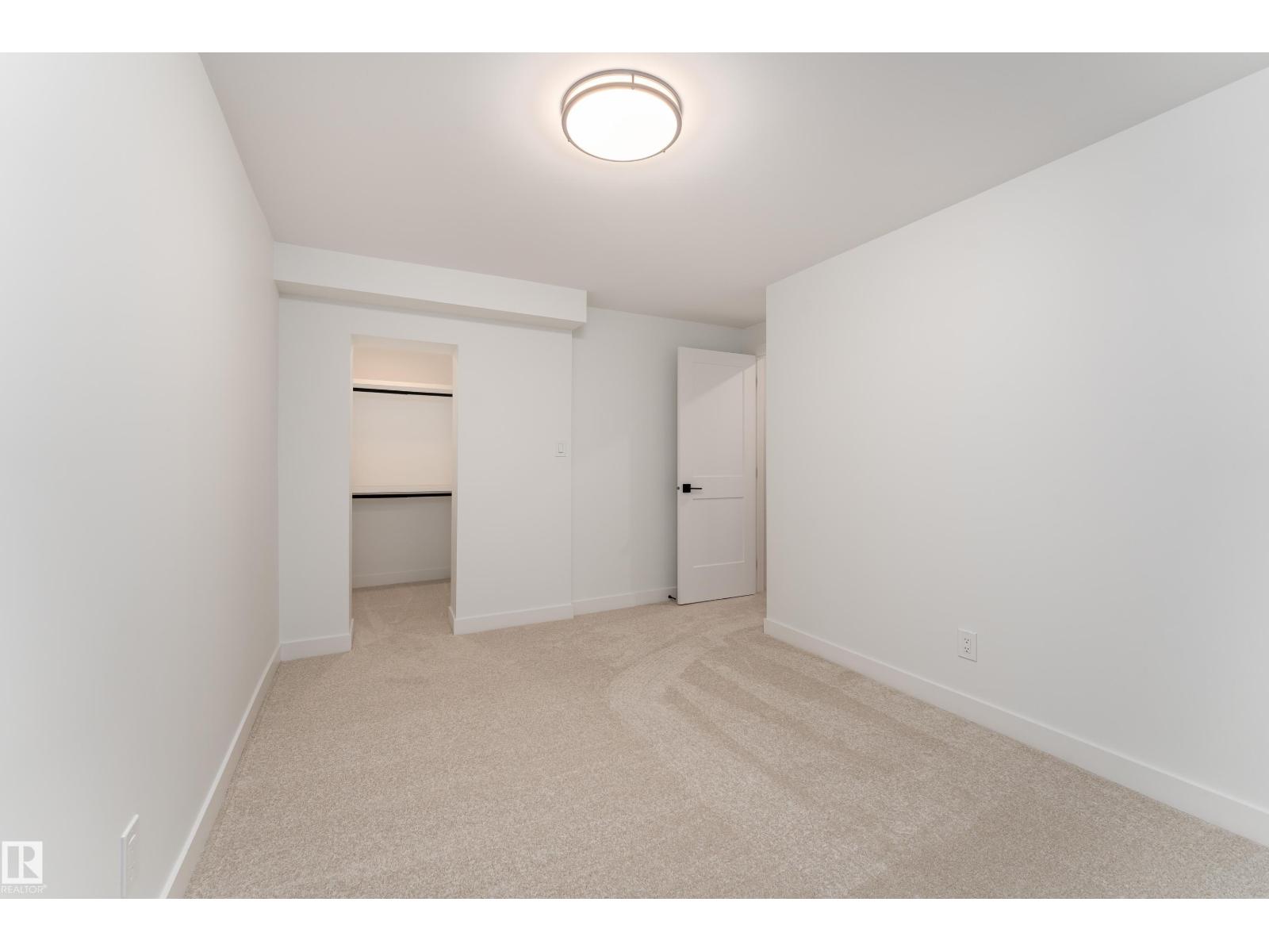 8728 72 ST NW - 36