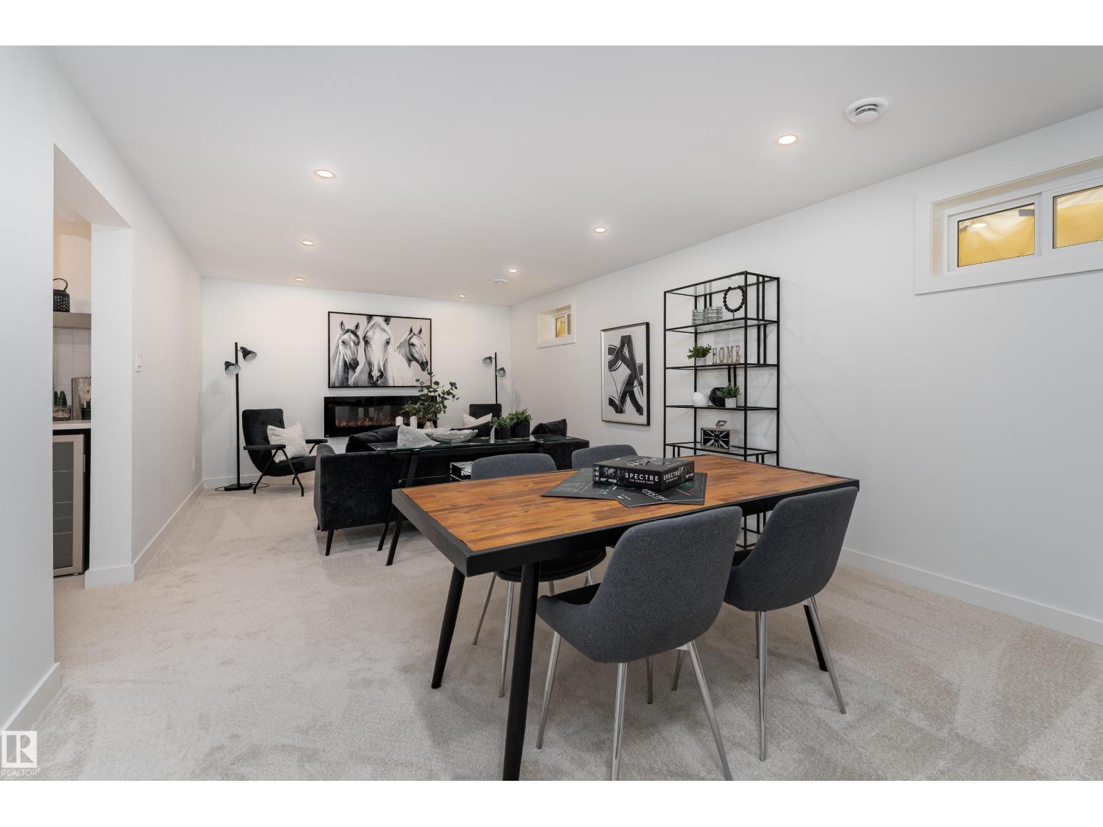 8728 72 ST NW - 40