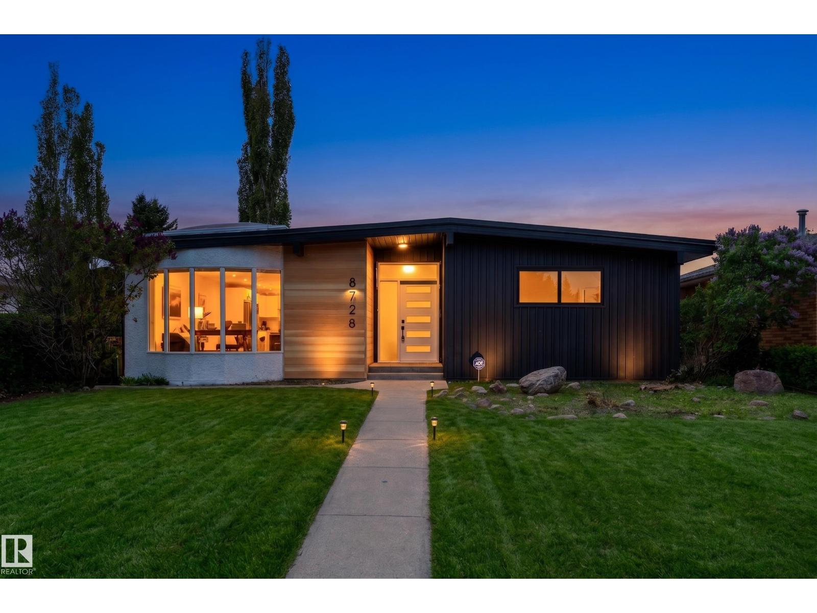 8728 72 ST NW - 46
