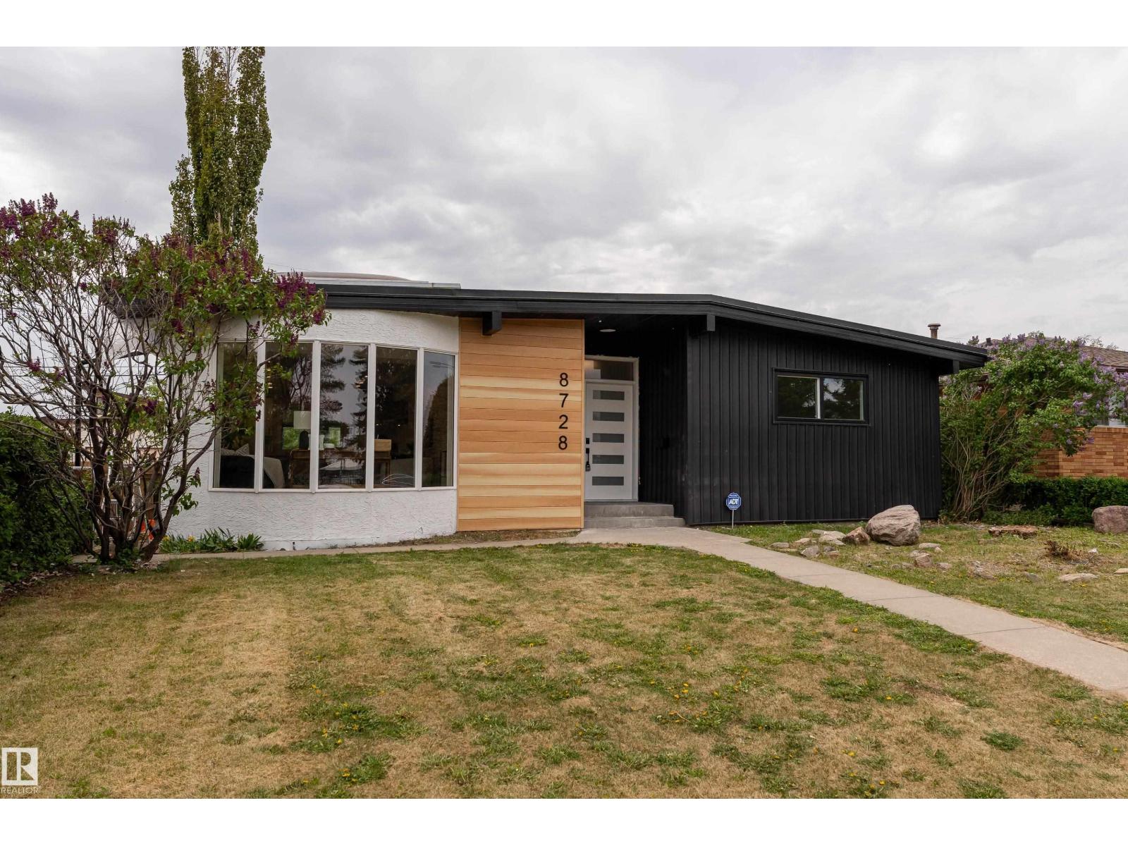 8728 72 ST NW - 45