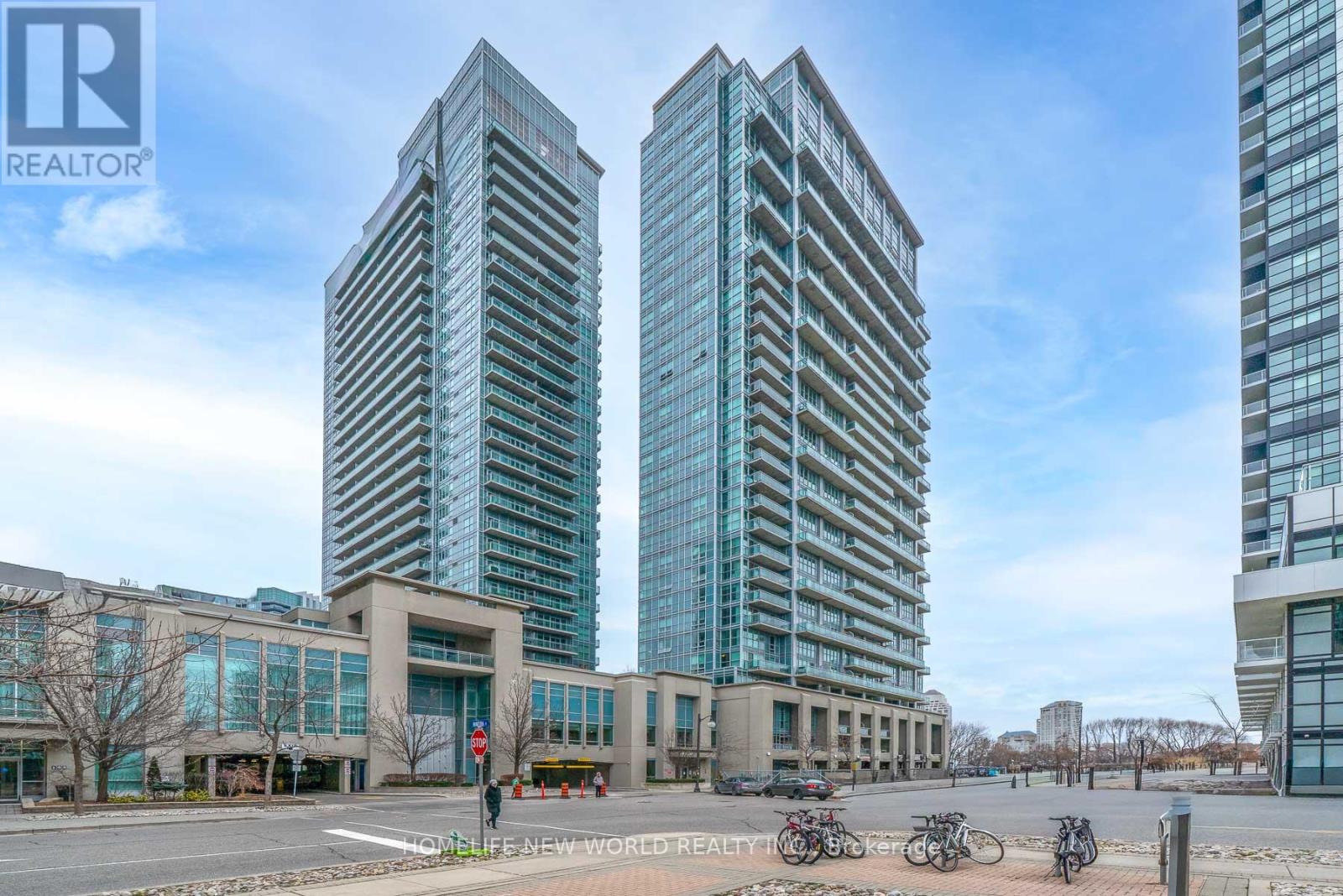 Listing photo of 1722 - 165 LEGION ROAD N