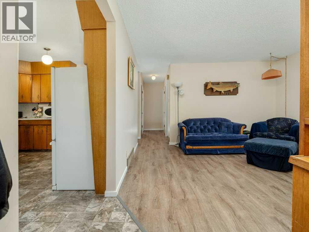 2011 20 Street N - Image 3