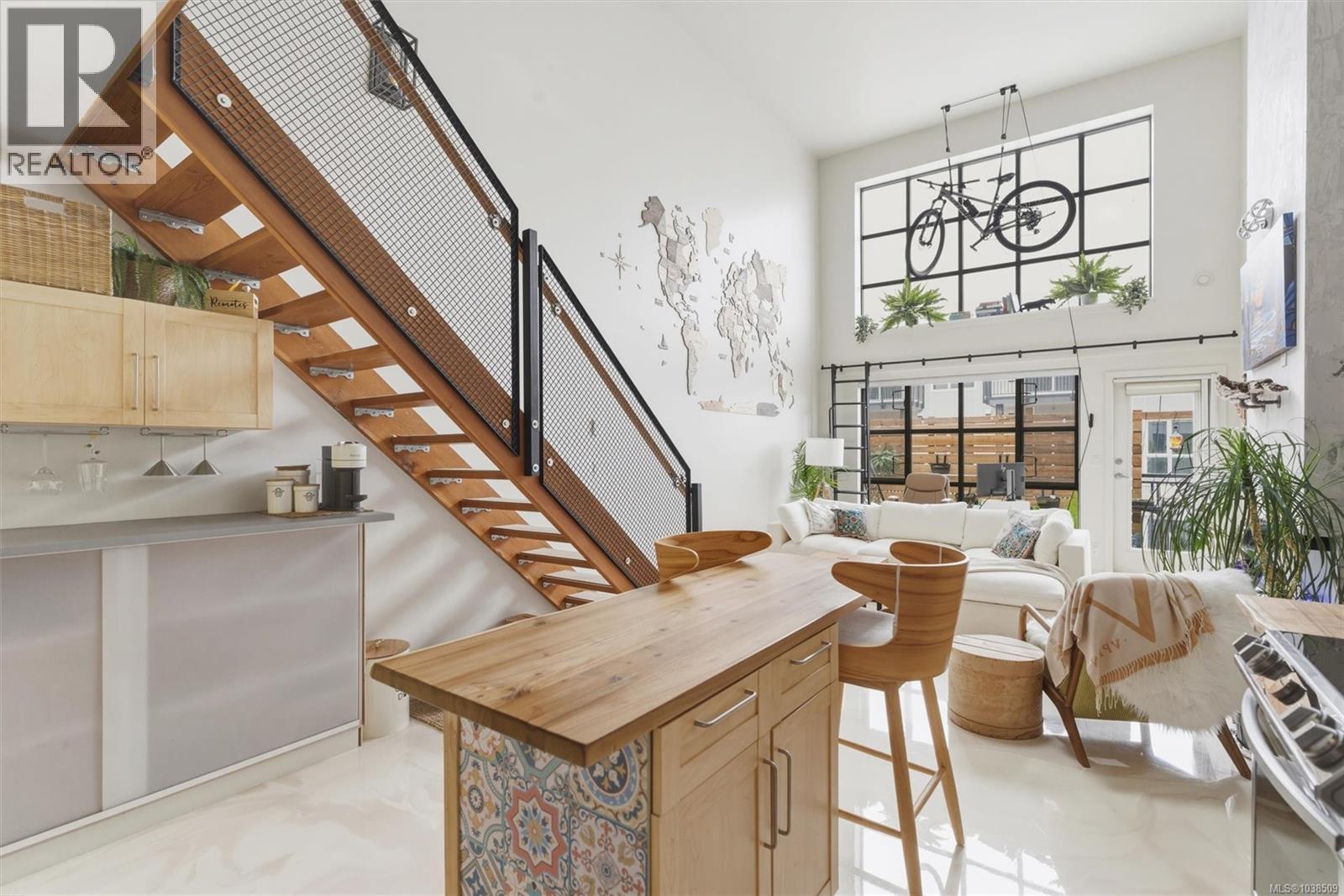 305 648 Herald Street - photo 2