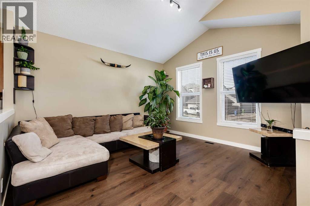 24 Elgin Meadows Manor SE - Image 3