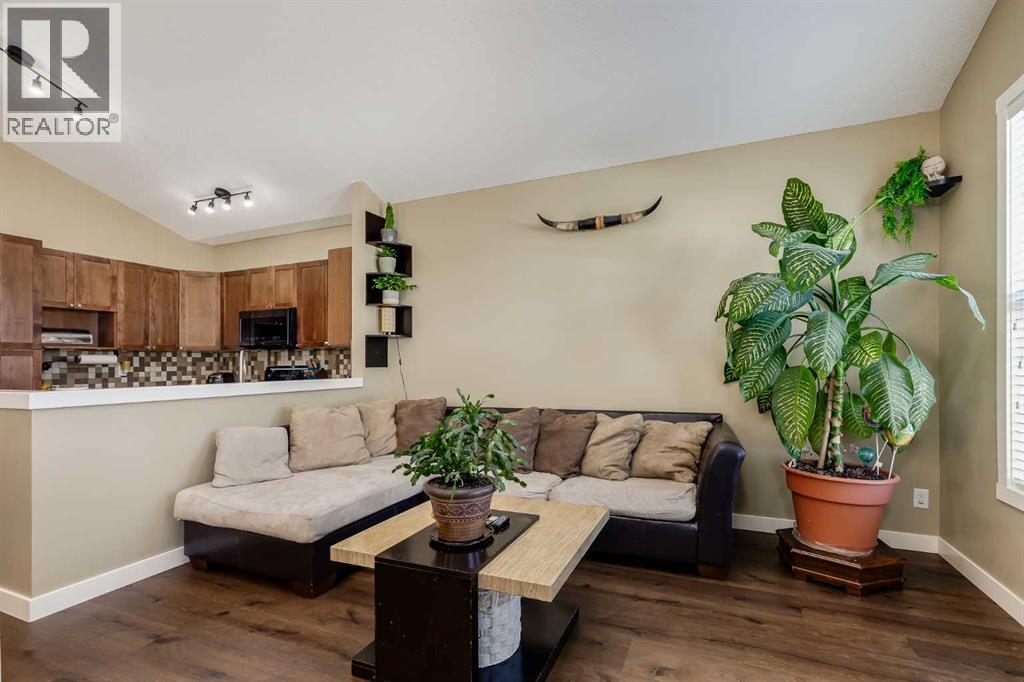 24 Elgin Meadows Manor SE - 4