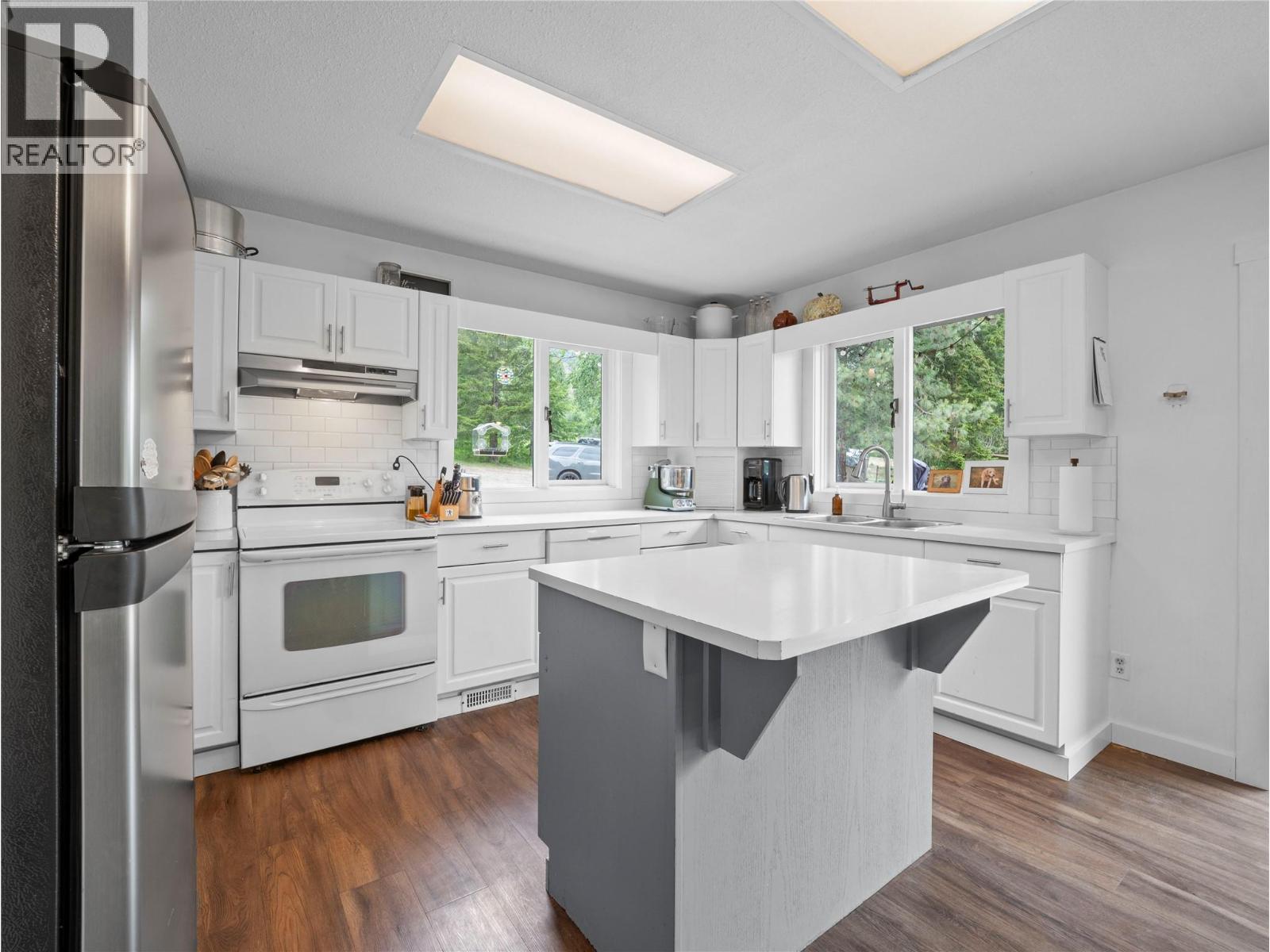  5150 49 Street Northwest, Salmon Arm