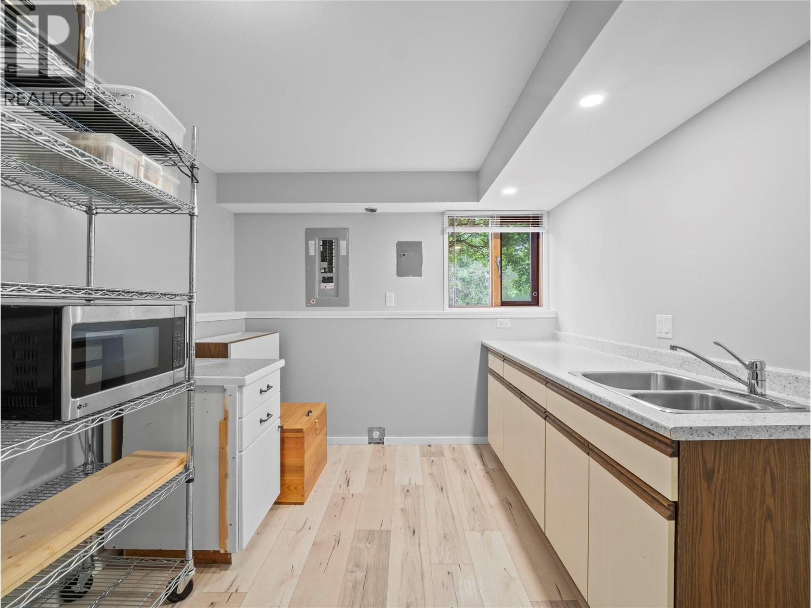  5150 49 Street Northwest, Salmon Arm