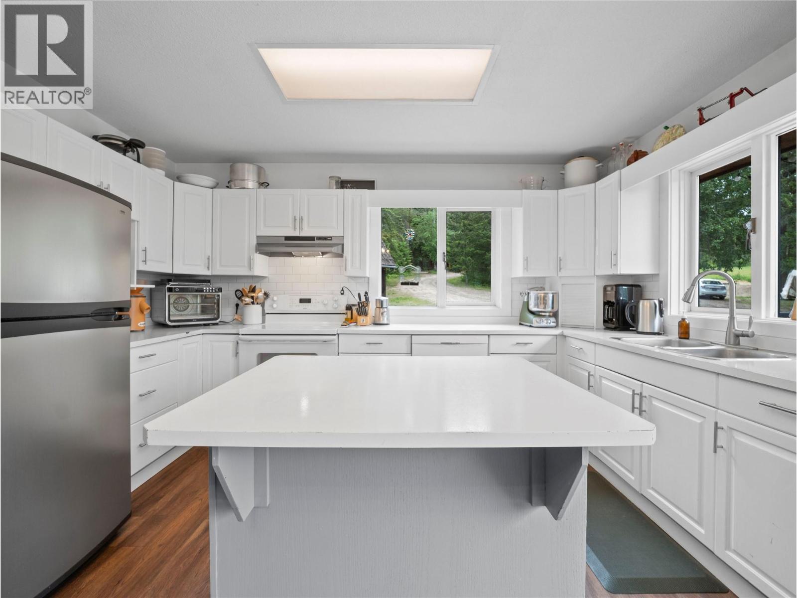  5150 49 Street Northwest, Salmon Arm