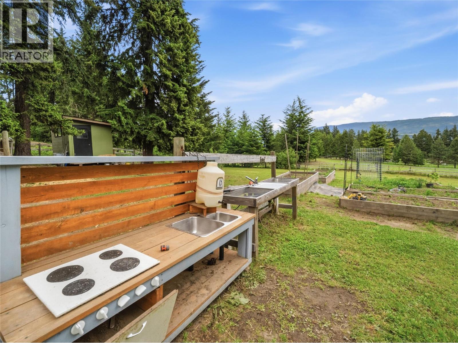  5150 49 Street Northwest, Salmon Arm