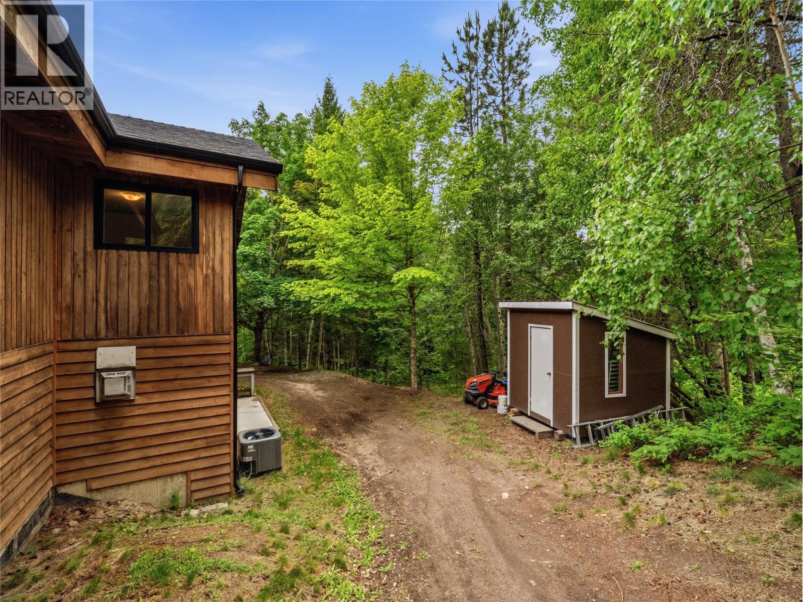  5150 49 Street Northwest, Salmon Arm