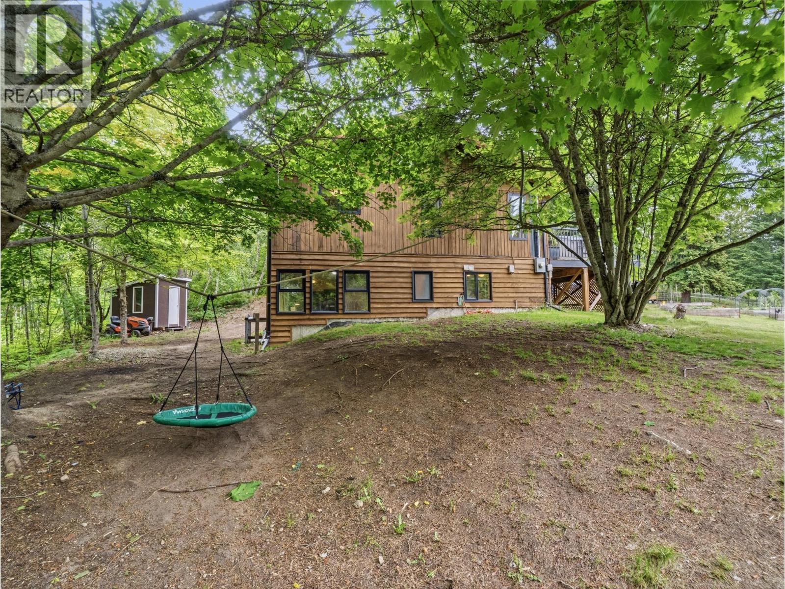  5150 49 Street Northwest, Salmon Arm