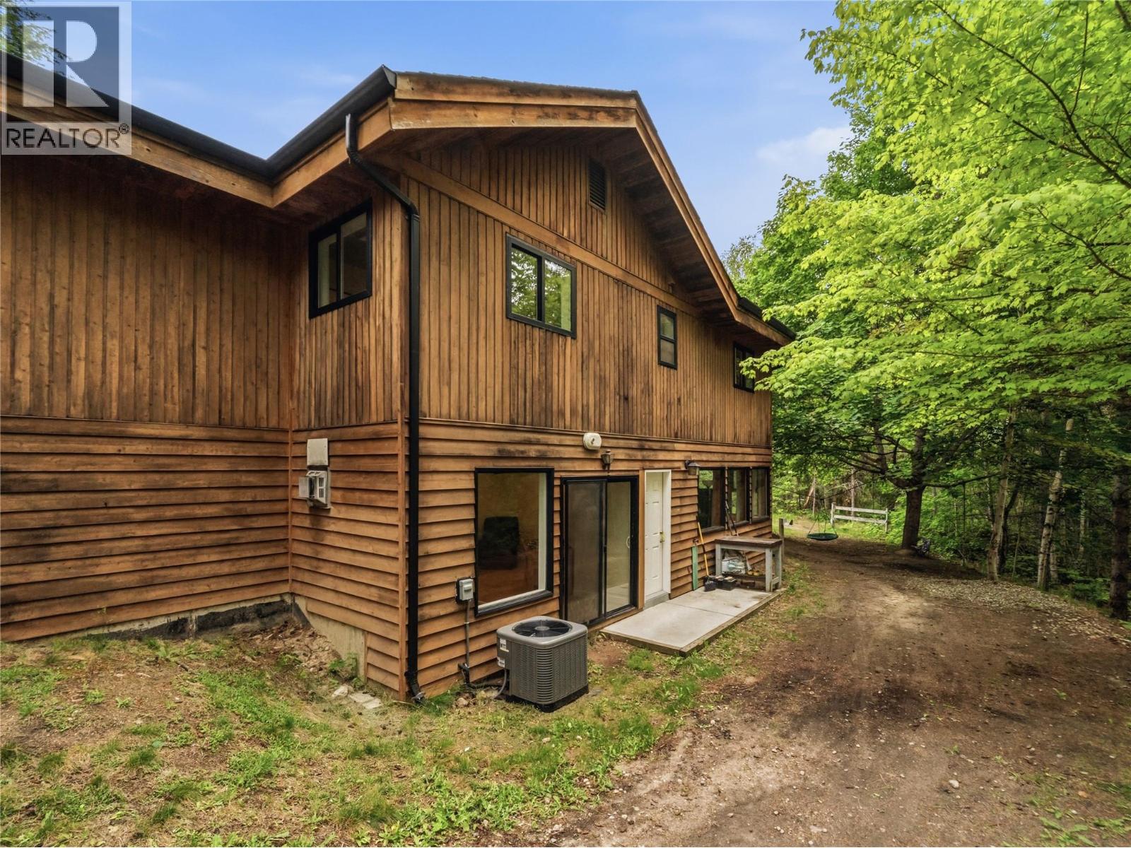  5150 49 Street Northwest, Salmon Arm