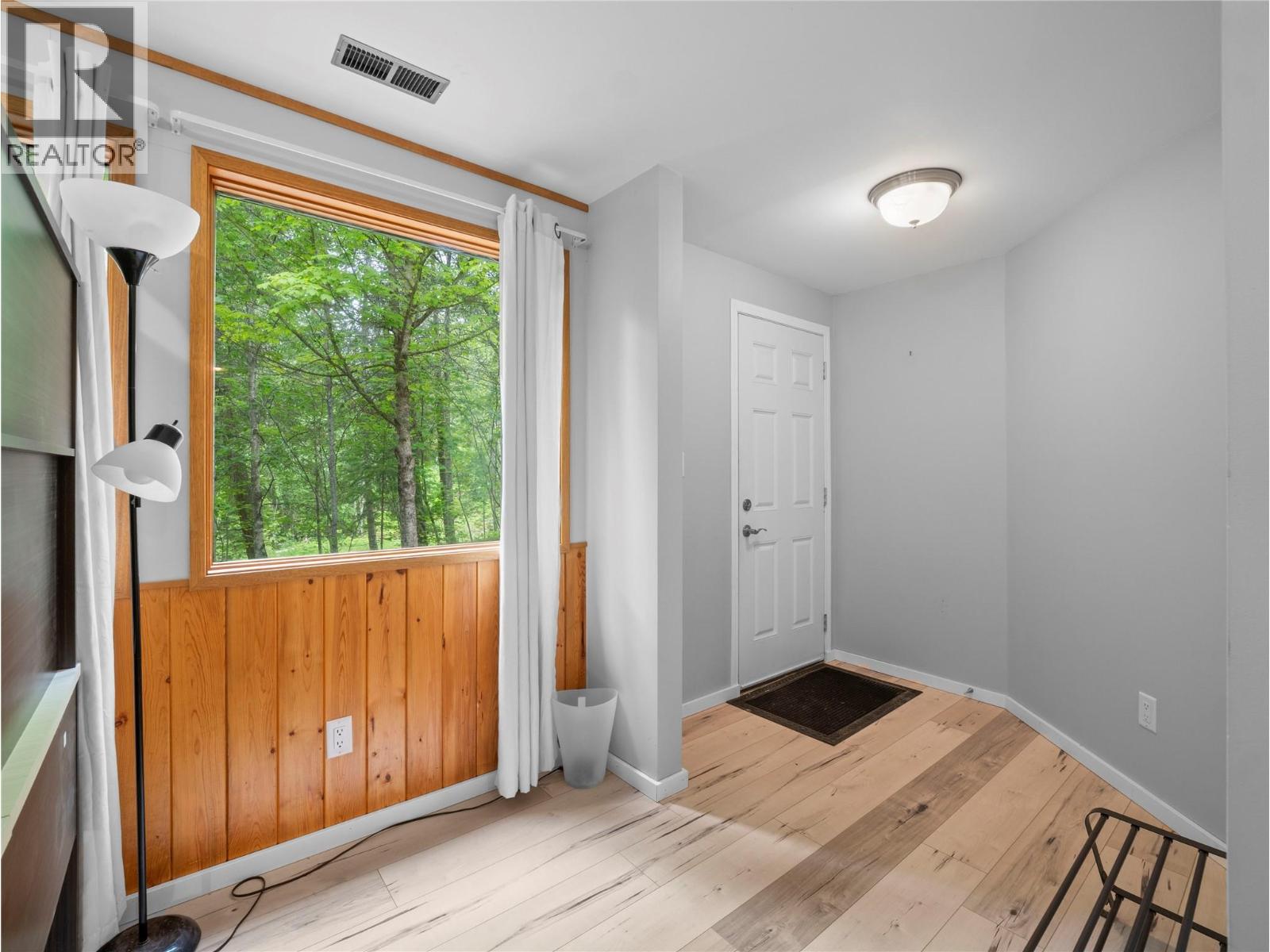  5150 49 Street Northwest, Salmon Arm