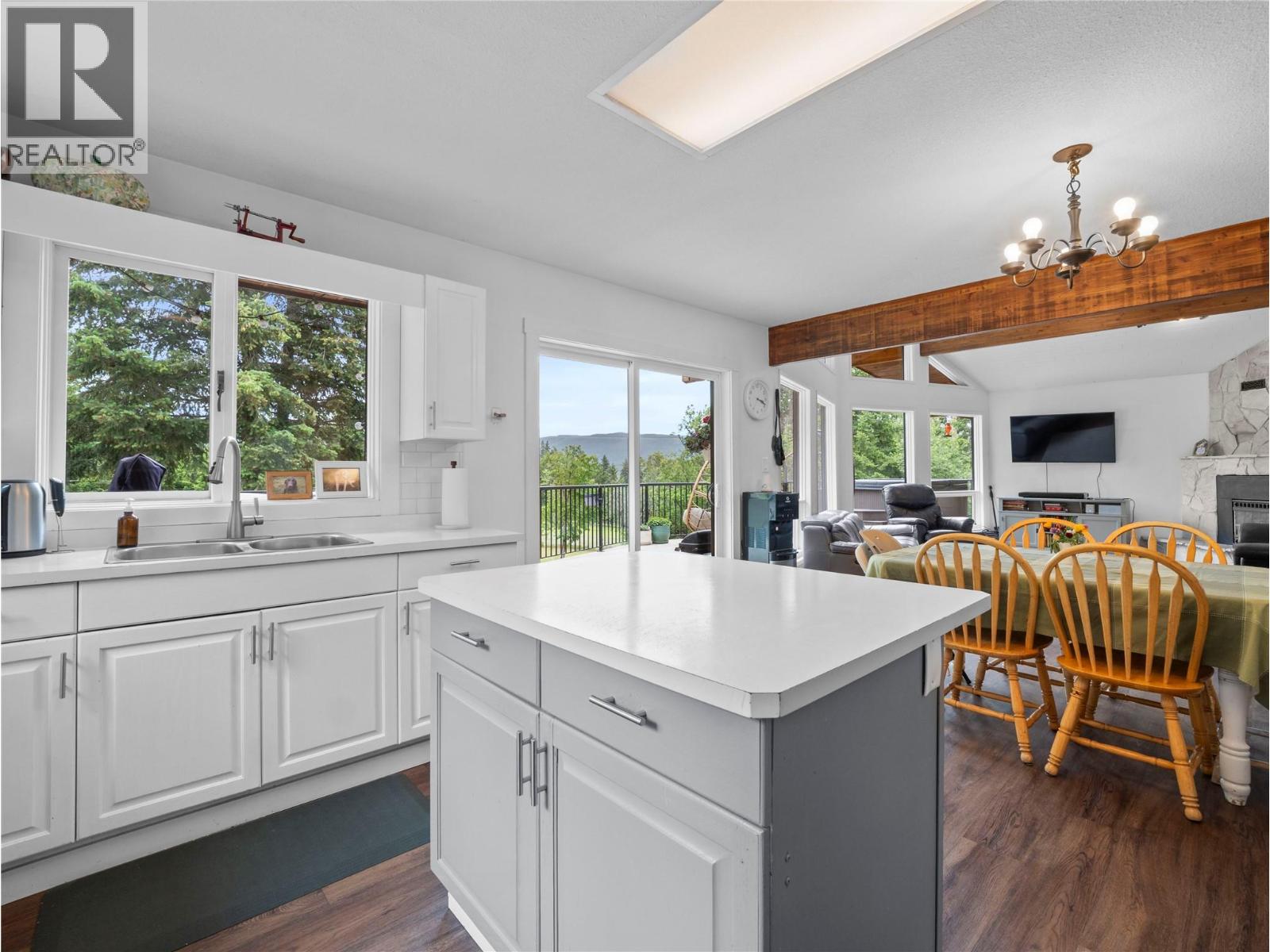  5150 49 Street Northwest, Salmon Arm
