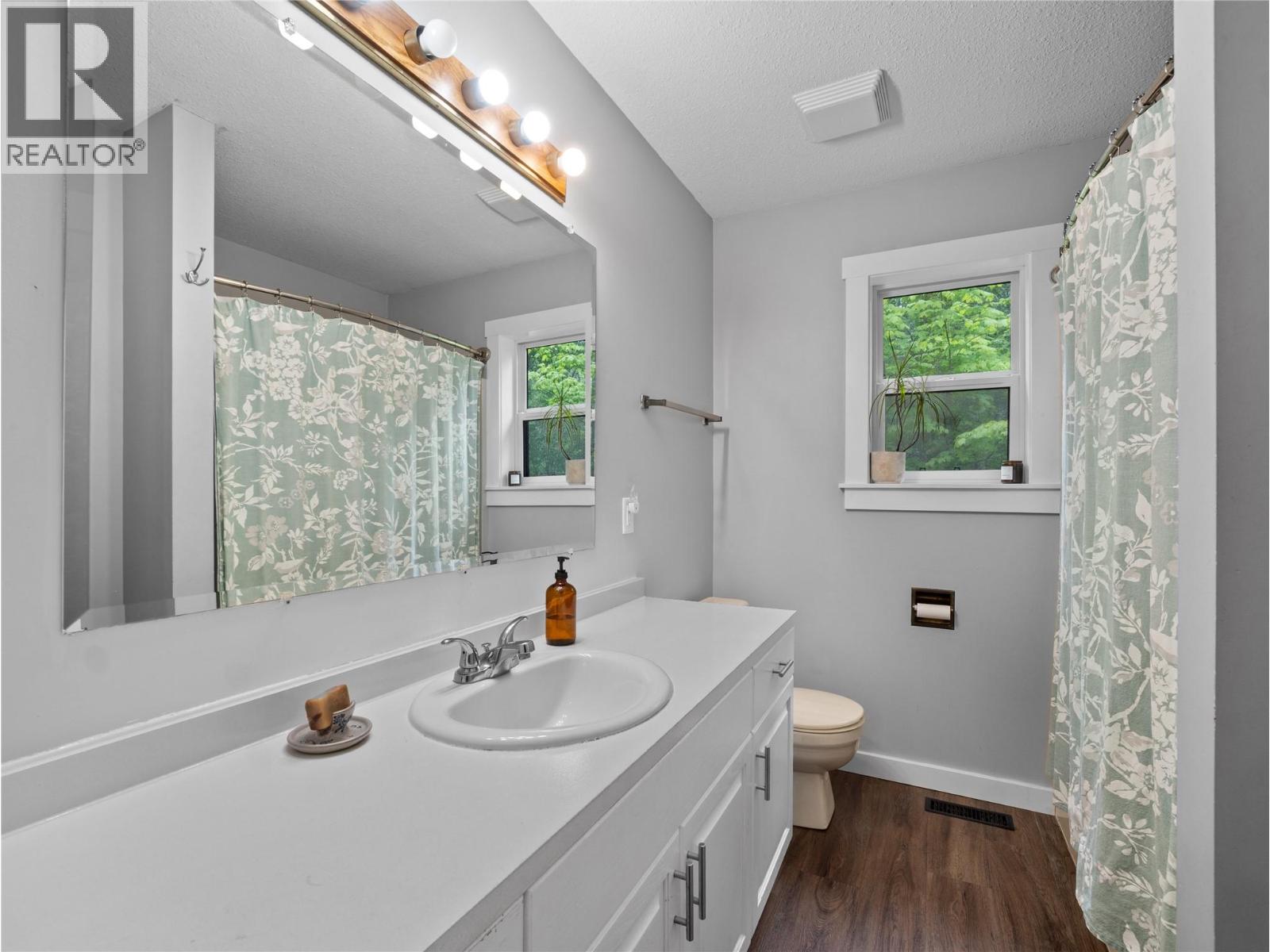  5150 49 Street Northwest, Salmon Arm