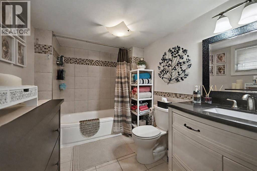 223 2 Avenue NE - 37