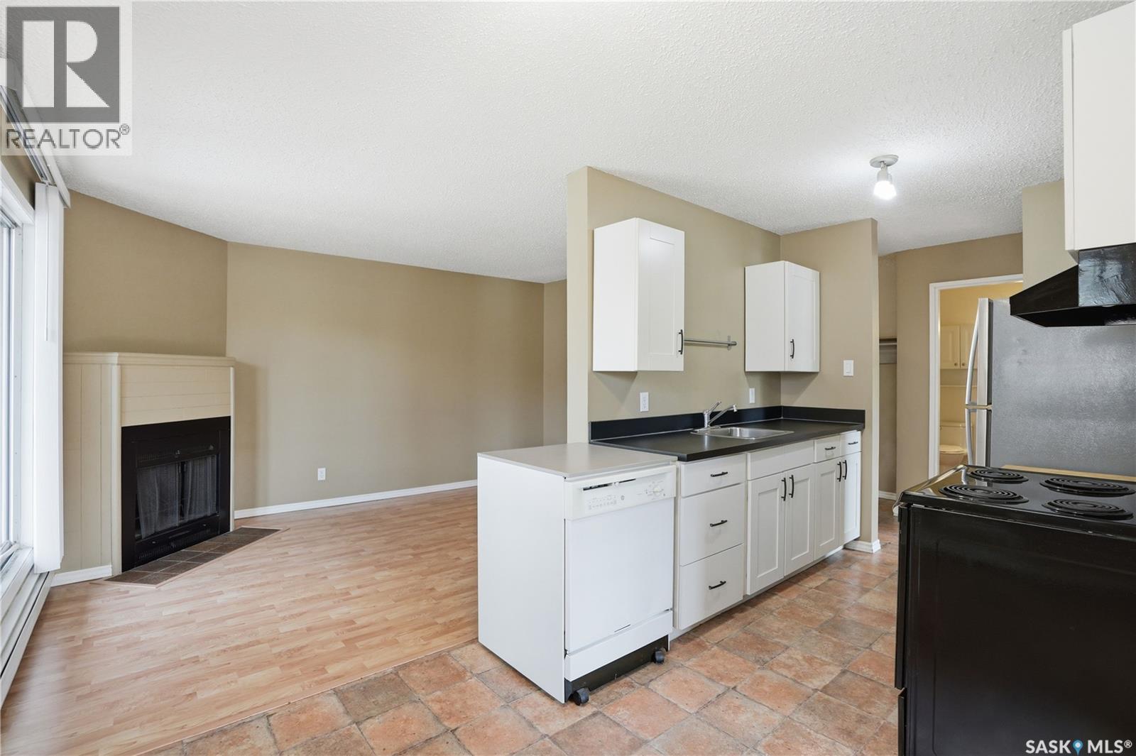#208B 4040 8th STREET E - 13
