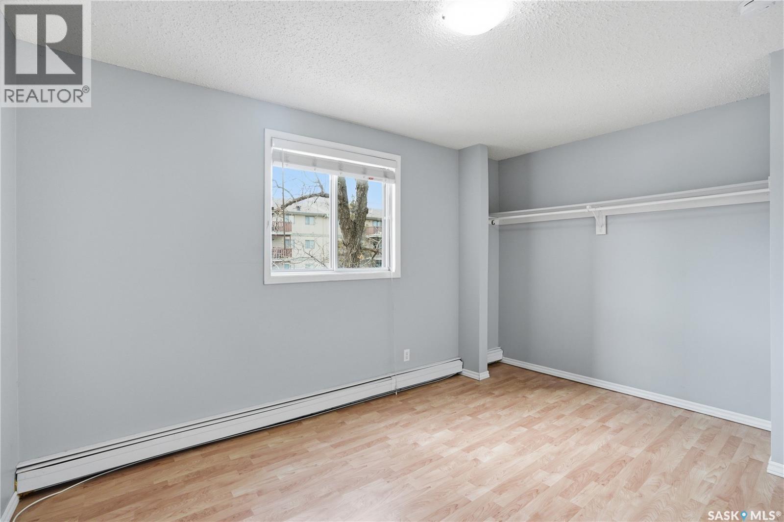 #208B 4040 8th STREET E - 20