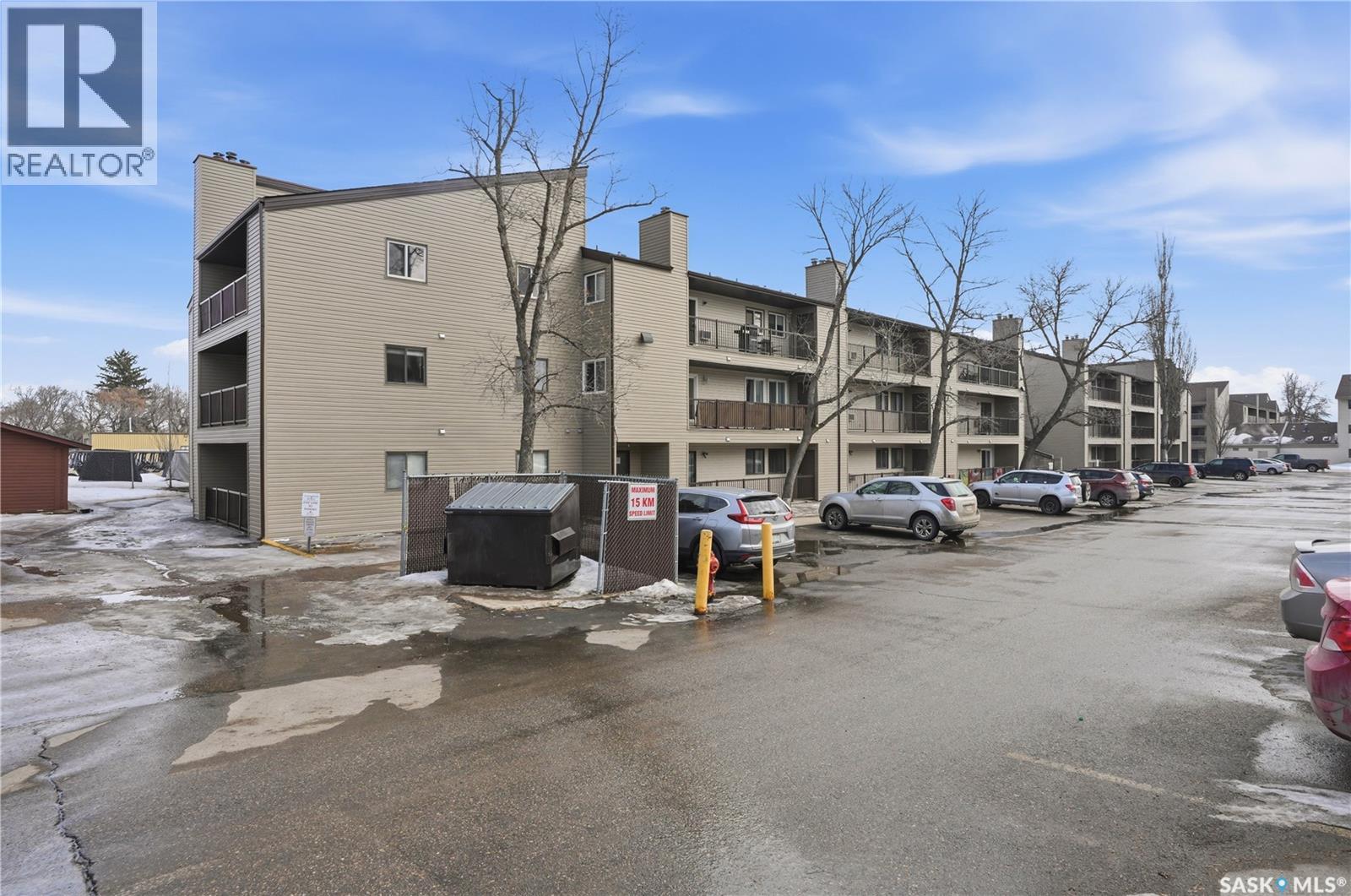 #208B 4040 8th STREET E - 29
