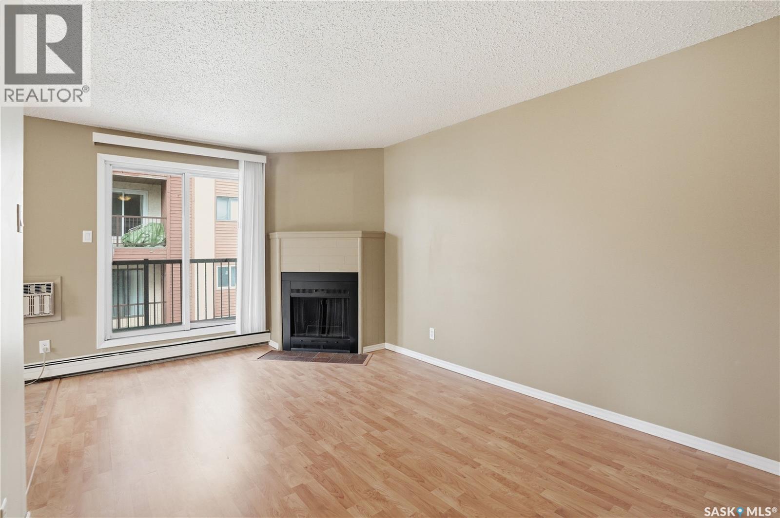 #208B 4040 8th STREET E - 4