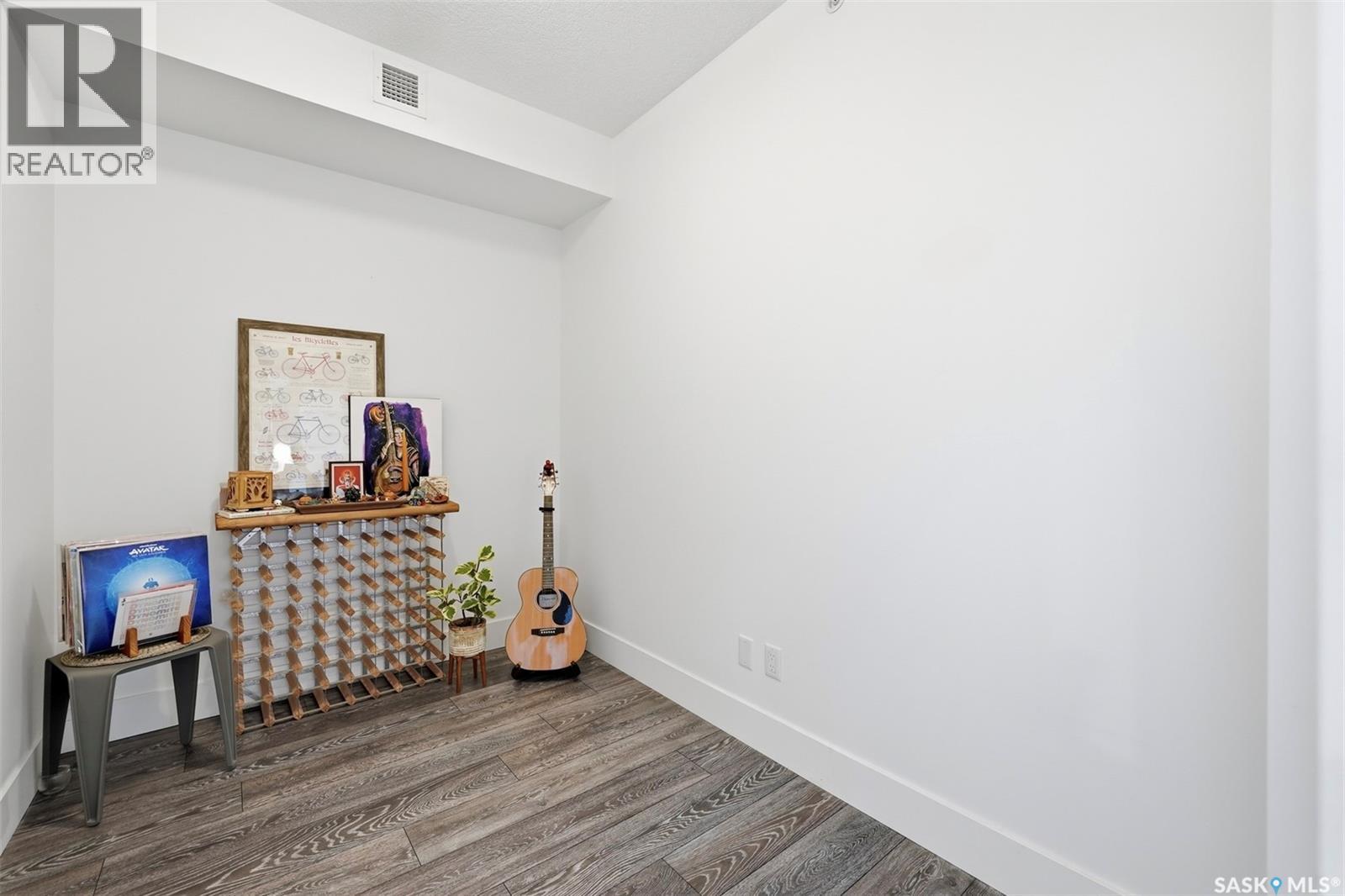 #409 409 B AVENUE S - 12