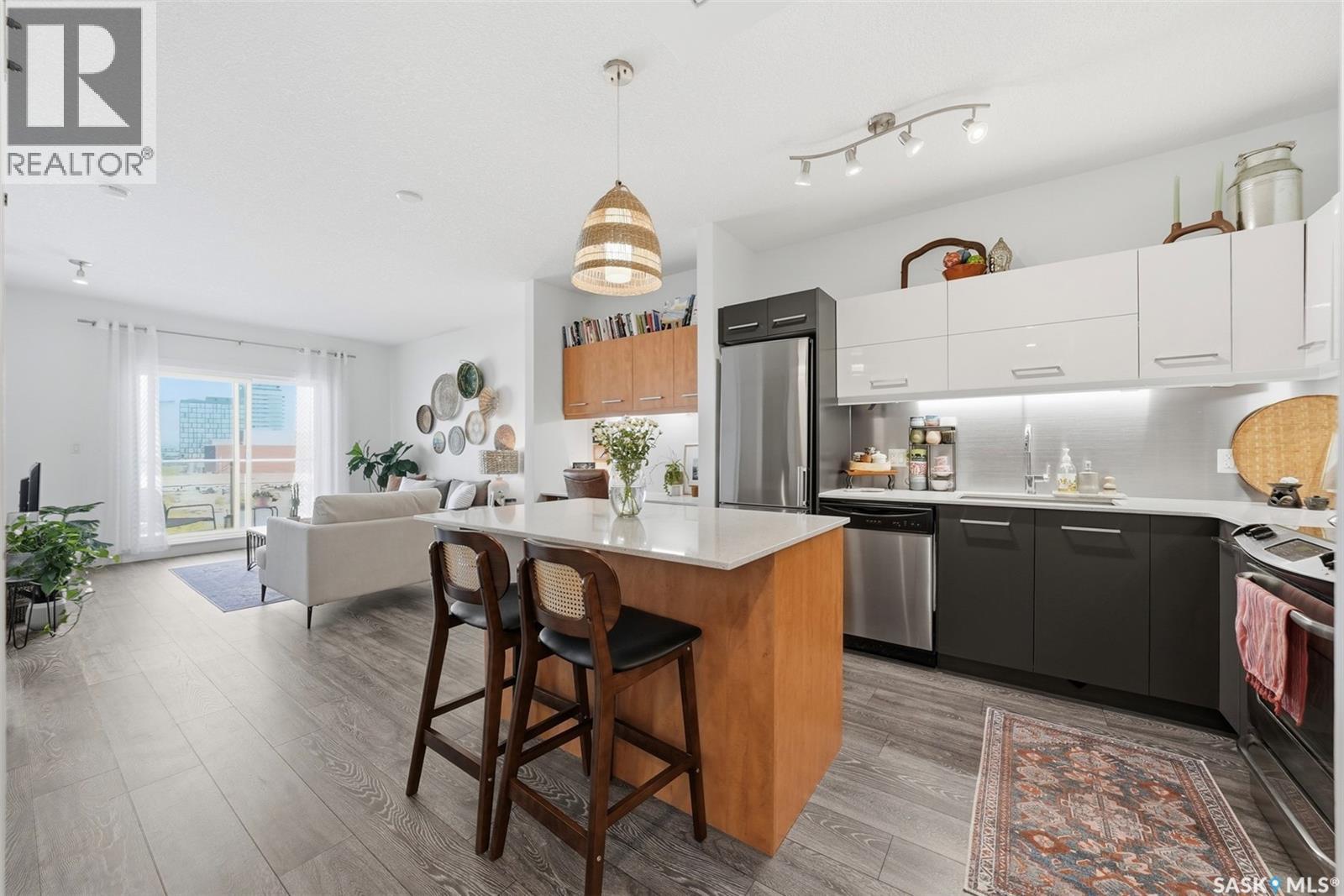 #409 409 B AVENUE S - Image 2