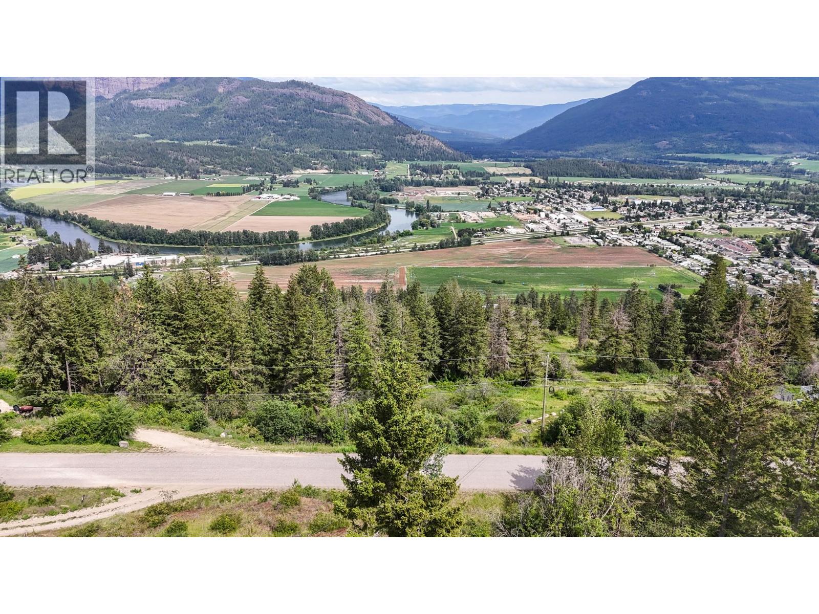  121 Twin Lakes Road, Enderby