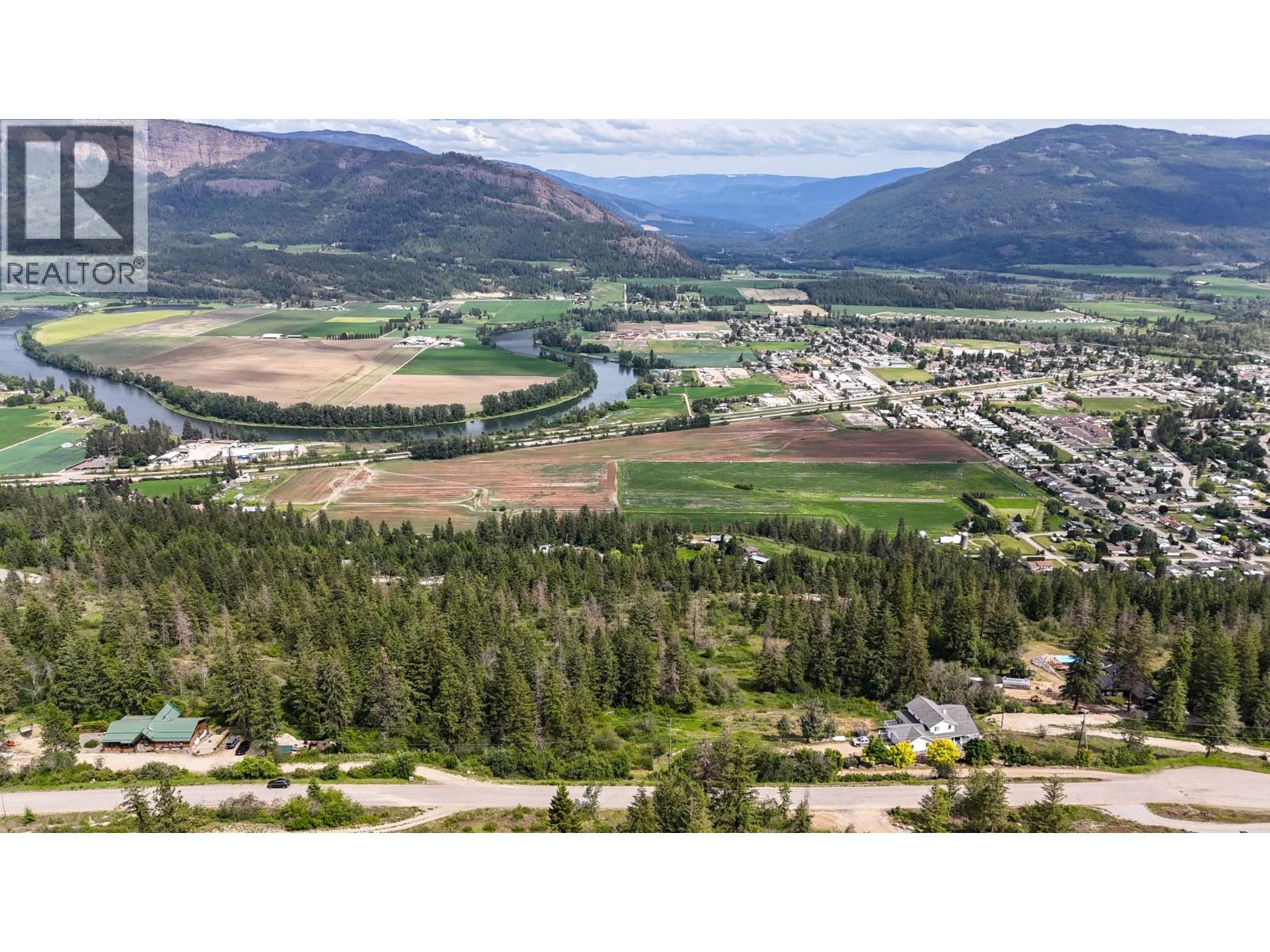  121 Twin Lakes Road, Enderby