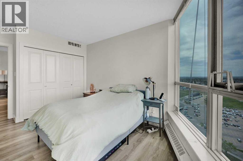 #2203 77 Spruce Place SW - 25