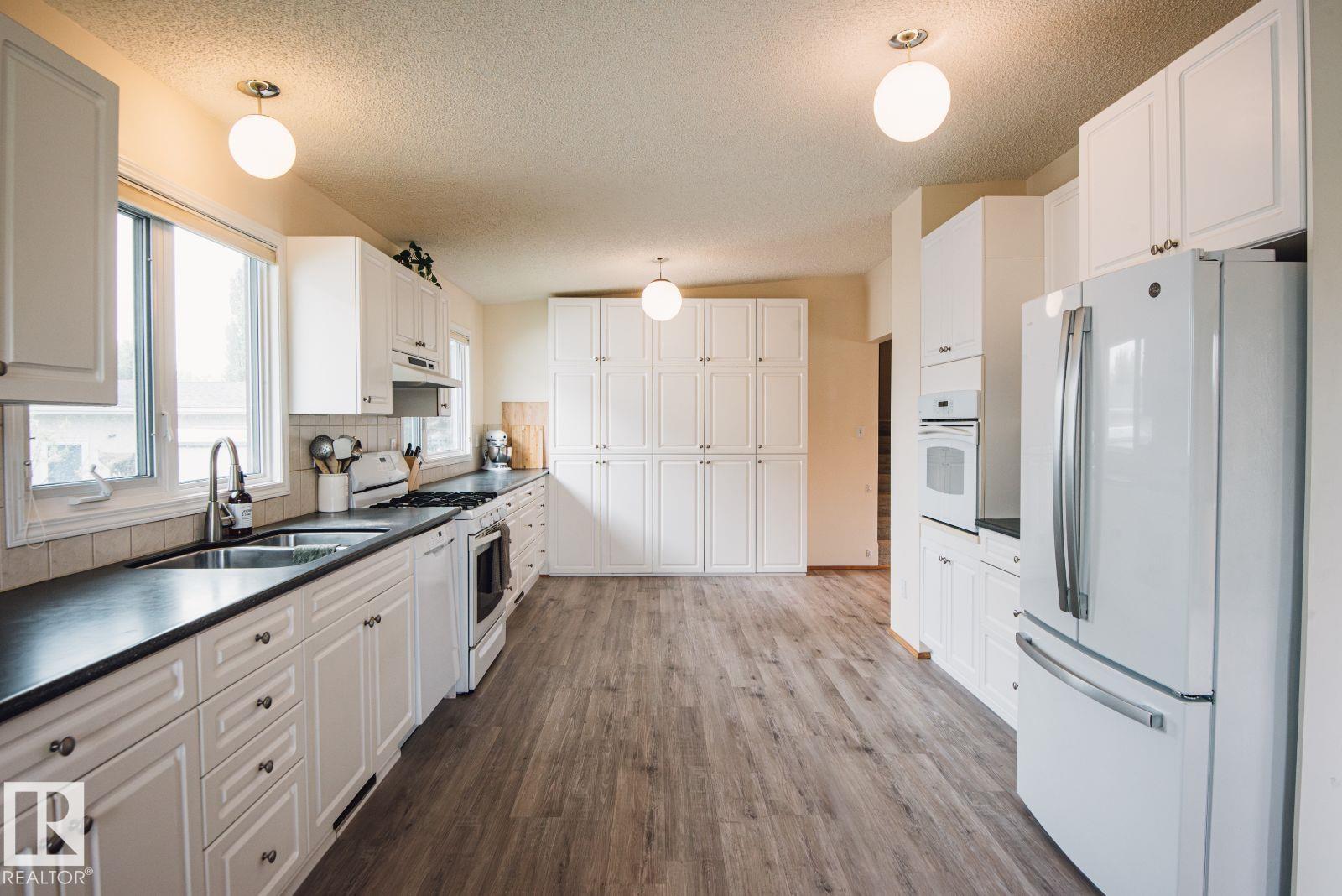 14916 94 ST NW - 4