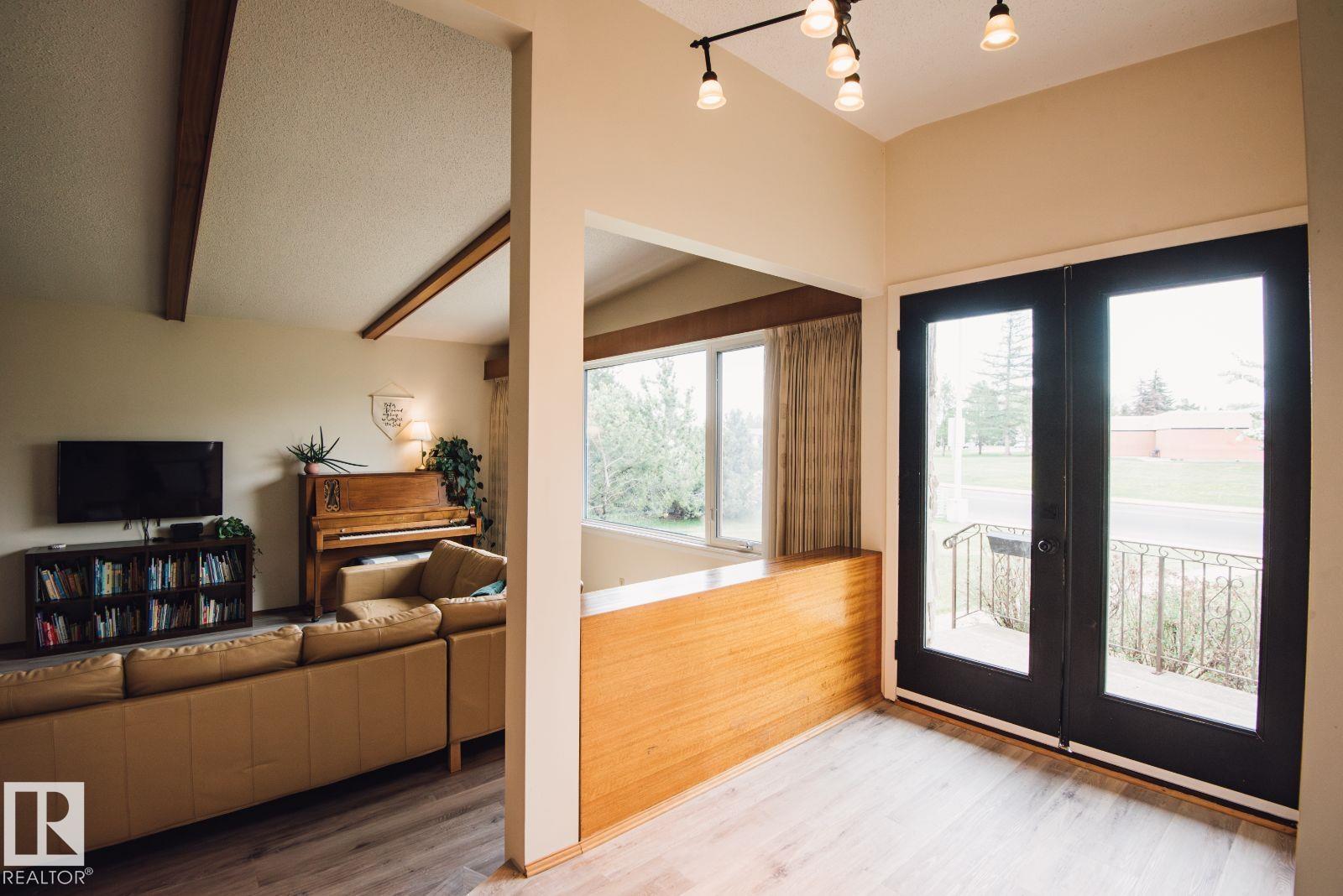 14916 94 ST NW - 8