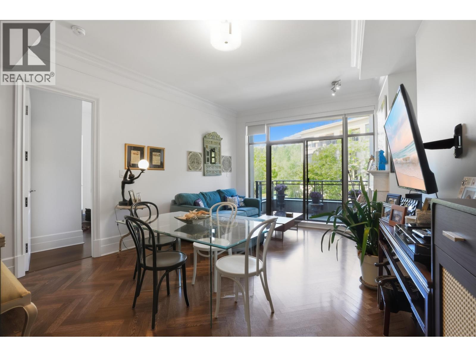 203 540 WATERS EDGE CRESCENT — photo 3