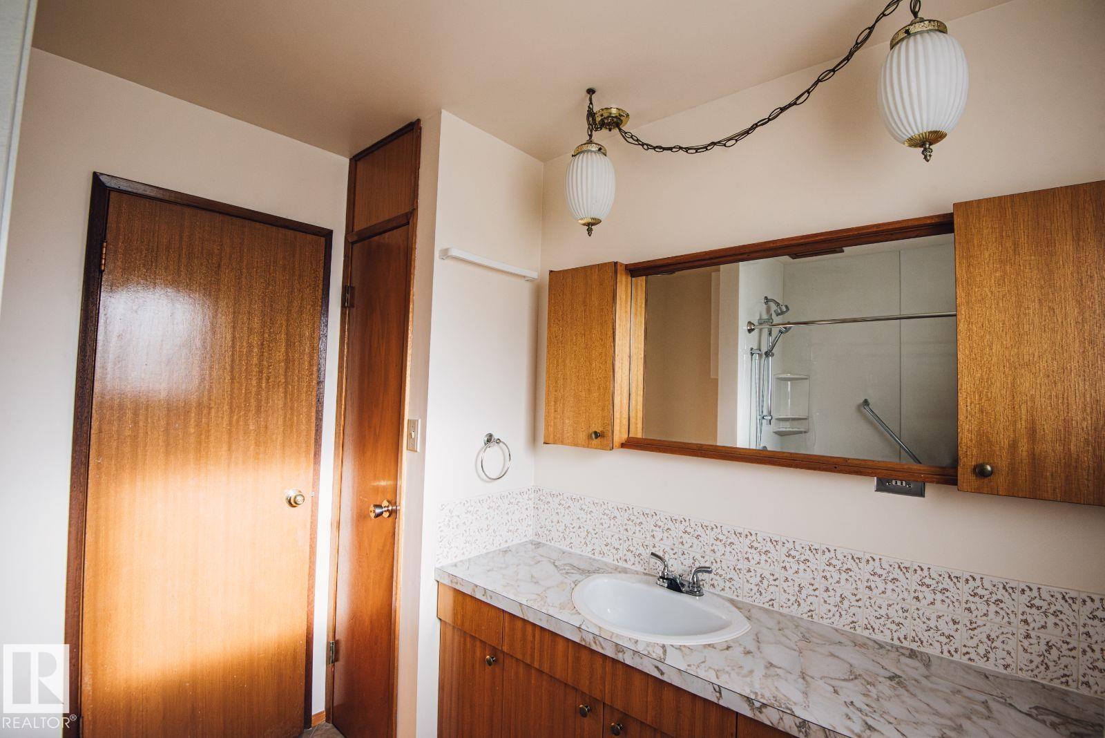 14916 94 ST NW - 53