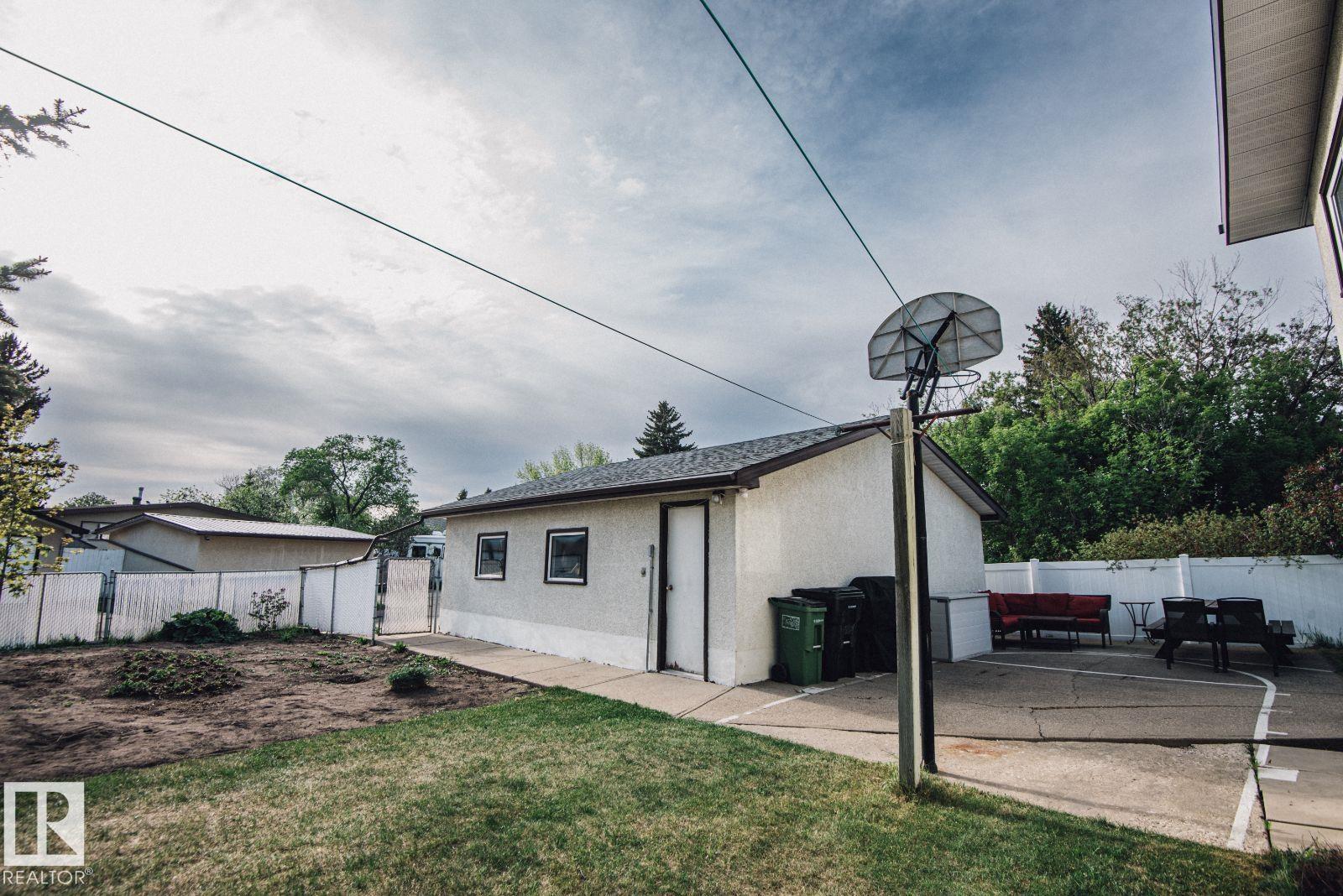 14916 94 ST NW - 65