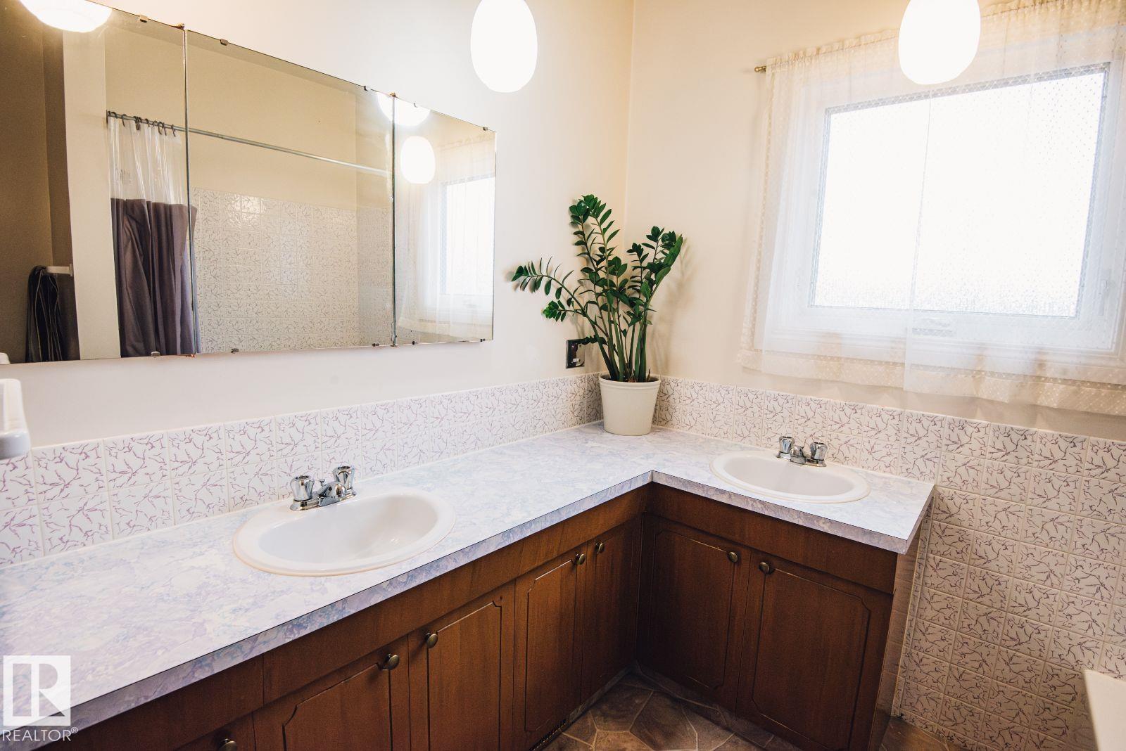 14916 94 ST NW - 40