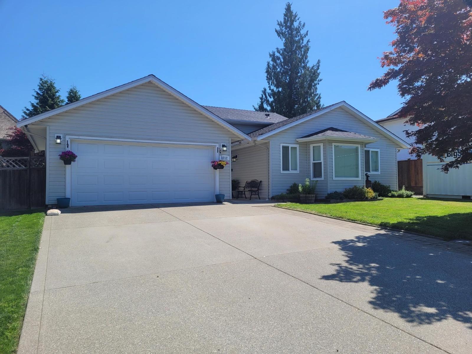 3712 DUNSMUIR Way - main photo
